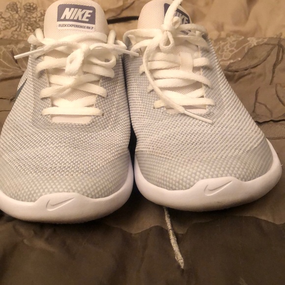 Nike Running Shoes - Picture 2 of 5